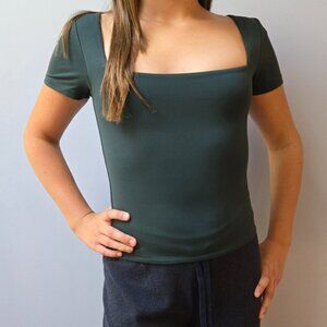 NWT Aritzia CONTOUR Squareneck Short Sleeve Scarab S